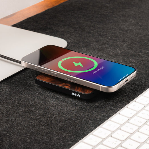 Revolutionary super-fast charging pad: Transform the way you power up. Effortlessly charge your devices at blazing speeds with this cutting-edge charging pad. 